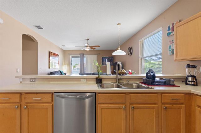 124 CHURCHILL PARK DRIVE, Davenport, FL 33897