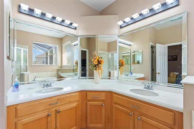 124 CHURCHILL PARK DRIVE, Davenport, FL 33897