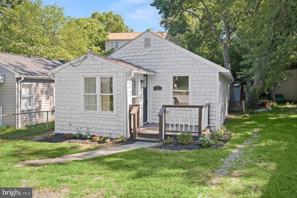 4 WENDOVER RD, Glen Burnie, MD 21060