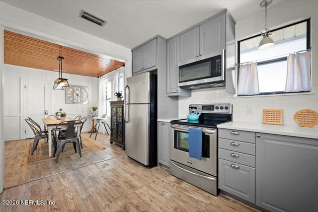 1207 2ND Street S, Jacksonville Beach, FL 32250