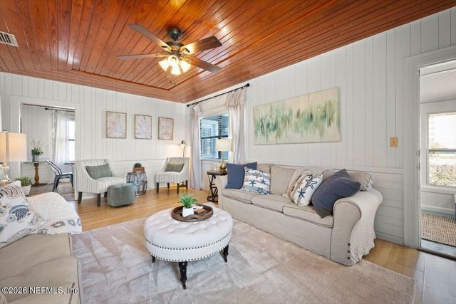 1207 2ND Street S, Jacksonville Beach, FL 32250