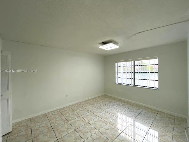 1335 W 68th St 106, Hialeah, FL 33014