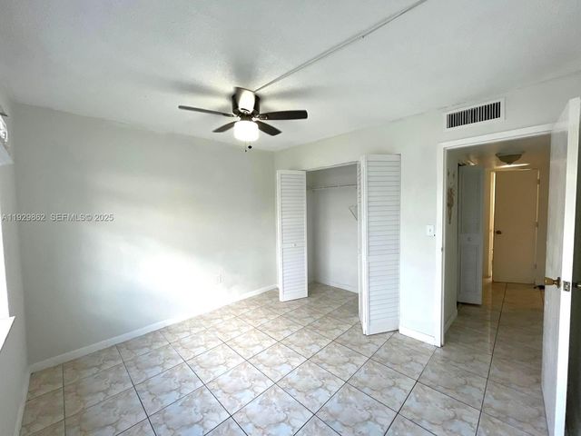 1335 W 68th St 106, Hialeah, FL 33014