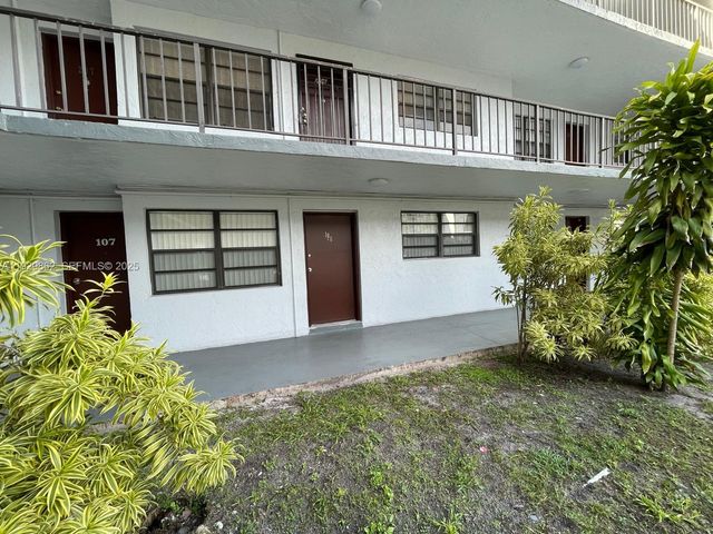 1335 W 68th St 106, Hialeah, FL 33014
