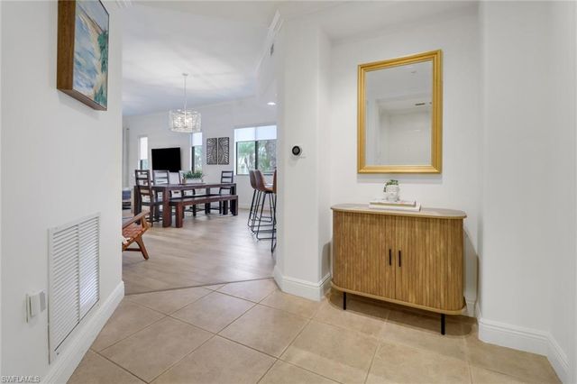 985 Sandpiper ST I204, Naples, FL 34102