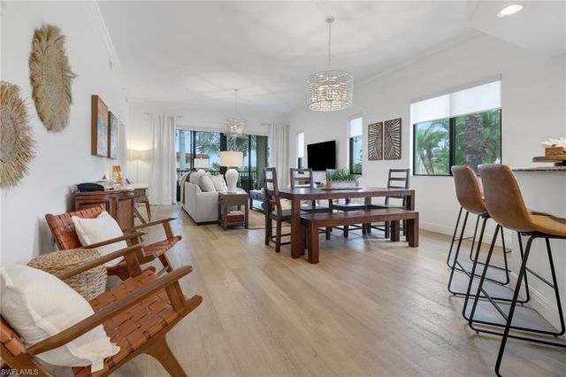 985 Sandpiper ST I204, Naples, FL 34102