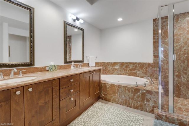 985 Sandpiper ST I204, Naples, FL 34102