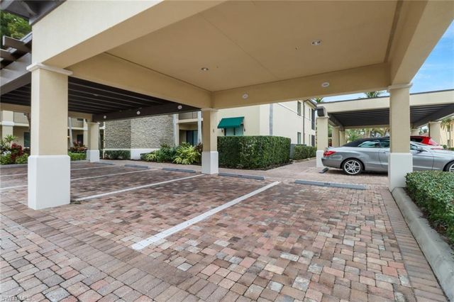 985 Sandpiper ST I204, Naples, FL 34102