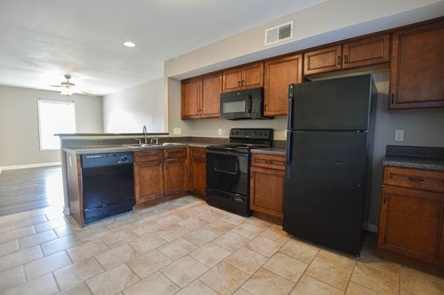 1213 Ash Ridge Dr Unit B, Clarksville, TN 37042