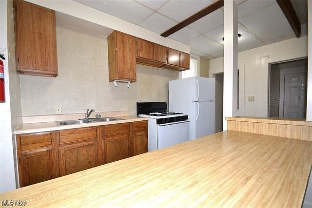 450 Allyn Street, Akron, OH 44304