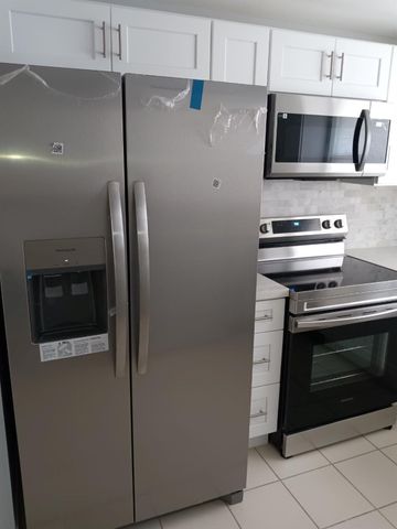 9861 Sunrise Lakes Blvd 307, Sunrise, FL 33322