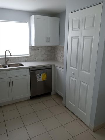 9861 Sunrise Lakes Blvd 307, Sunrise, FL 33322