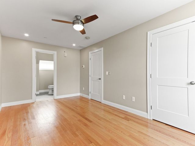 17 S Gate Park 17, Newton, MA 02465