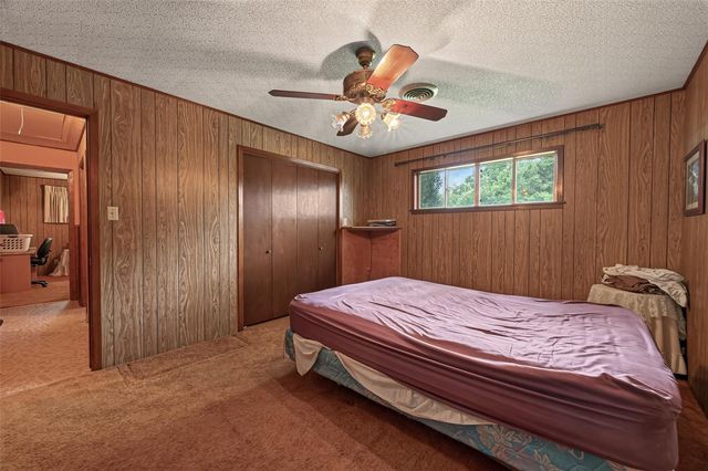 605 Julie Lane, Highlands, TX 77562