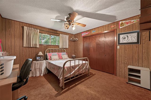 605 Julie Lane, Highlands, TX 77562