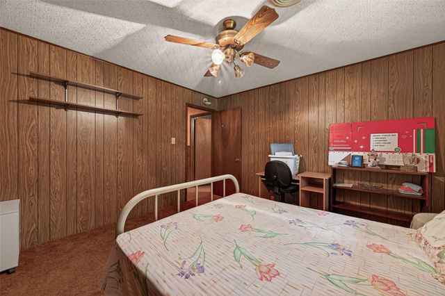 605 Julie Lane, Highlands, TX 77562