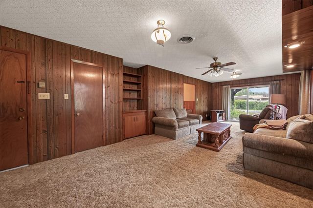 605 Julie Lane, Highlands, TX 77562