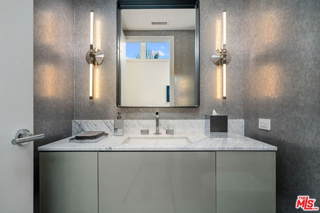 Image 37 of property listing at 1530 Palm Colony, Palm Springs, CA 92264