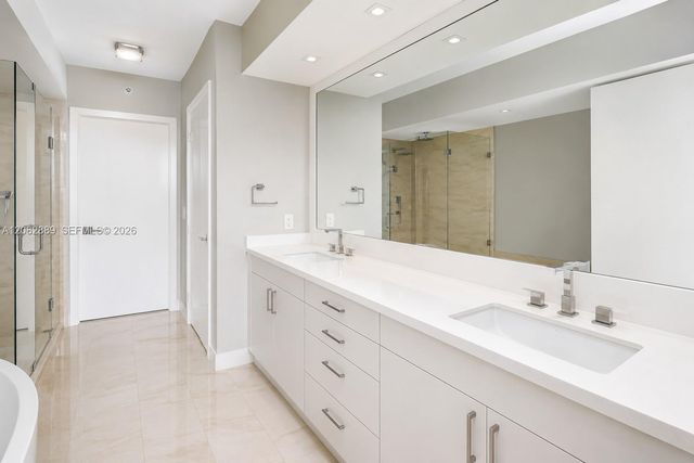 19111 Collins Avenue 1602, Sunny Isles Beach, FL 33160
