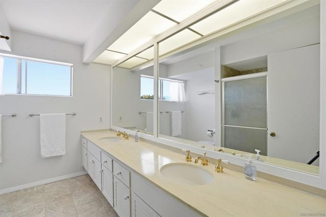 12485 Grandee Rd, San Diego, CA 92128