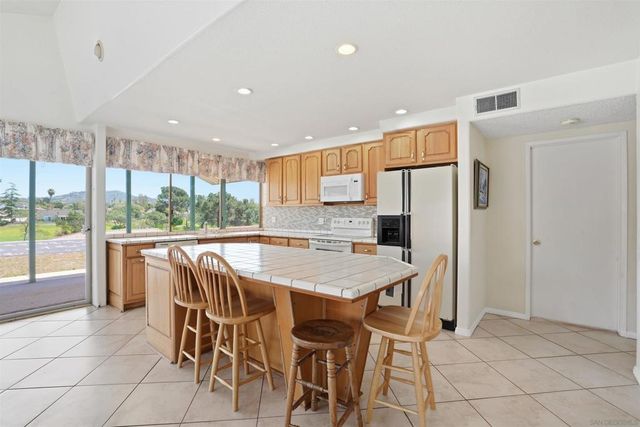 12485 Grandee Rd, San Diego, CA 92128