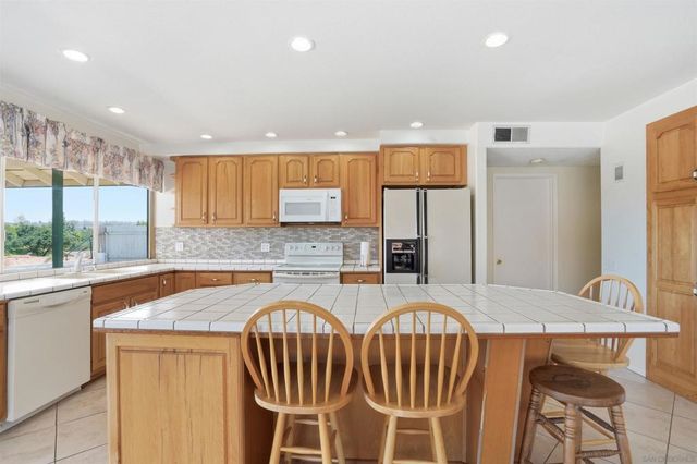 12485 Grandee Rd, San Diego, CA 92128