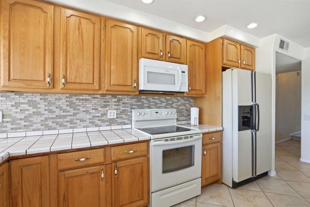 12485 Grandee Rd, San Diego, CA 92128