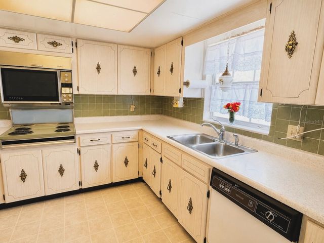 1656 S LAKE AVENUE 4, Clearwater, FL 33756