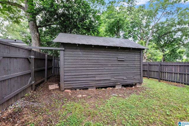 210 E SPRING STREET, Sylacauga, AL 35150