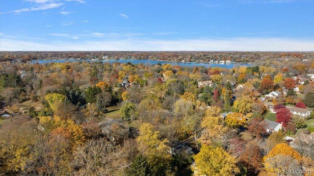 4783 Quarton Road, Bloomfield Hills, MI 48301