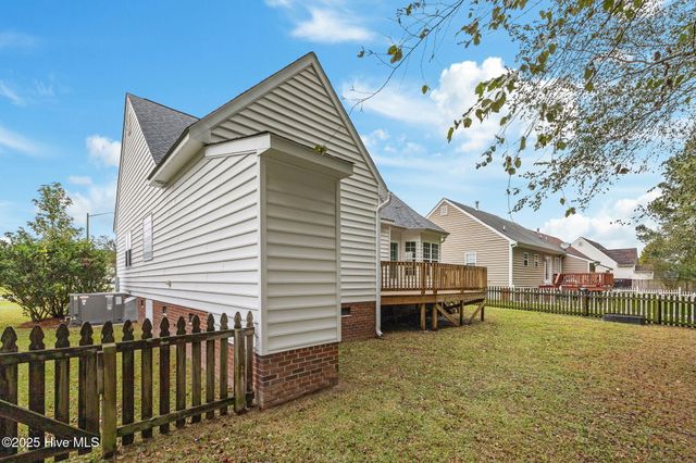 1013 Sebring Drive, Winterville, NC 28590