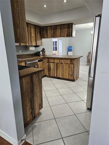 18322 SWAN LAKE DRIVE, Lutz, FL 33549
