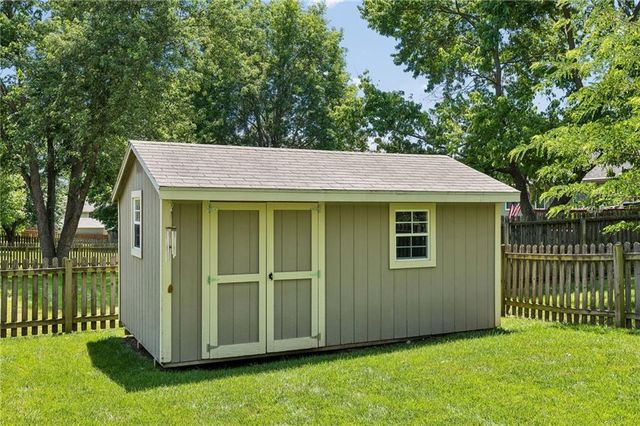 8712 N Lathrop Avenue, Kansas City, MO 64155