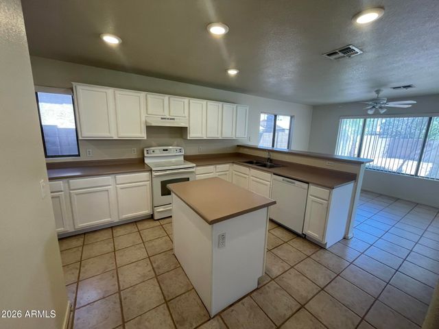 4725 E GOLDFINCH GATE Lane, Phoenix, AZ 85044