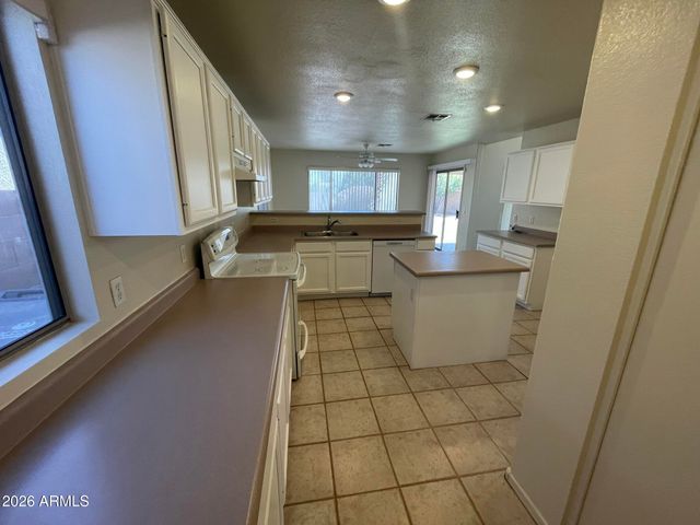 4725 E GOLDFINCH GATE Lane, Phoenix, AZ 85044