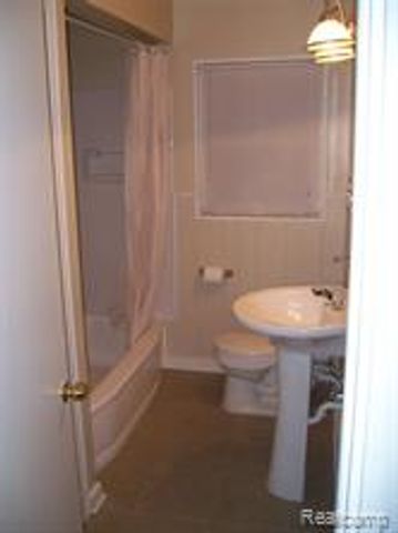 20090 Salem Street, Detroit, MI 48219