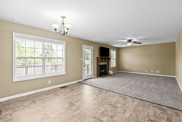 970 Dwight Eisenhower Way, Clarksville, TN 37042