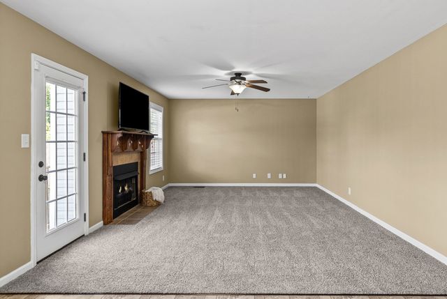 970 Dwight Eisenhower Way, Clarksville, TN 37042