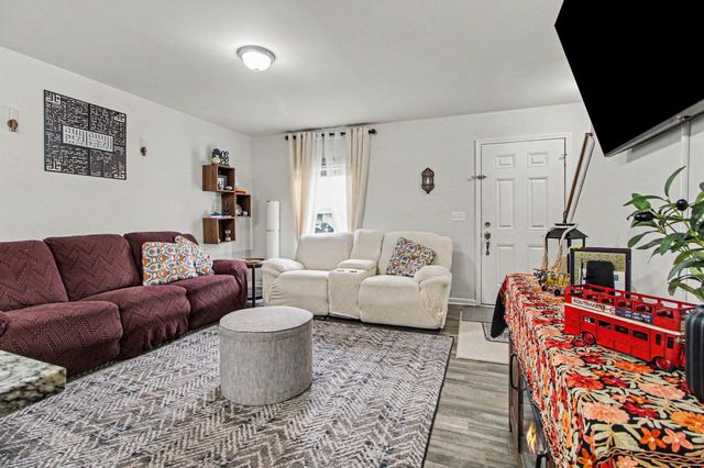 1646 Golfview Drive, Ypsilanti, MI 48198