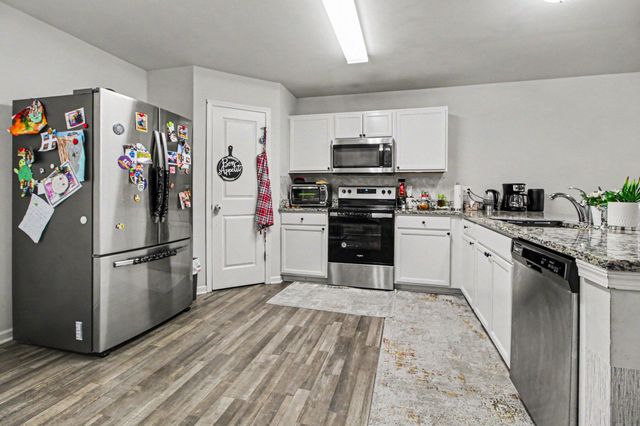 1646 Golfview Drive, Ypsilanti, MI 48198