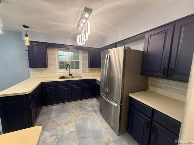 50 Shadyside Court, Saginaw, MI 48638