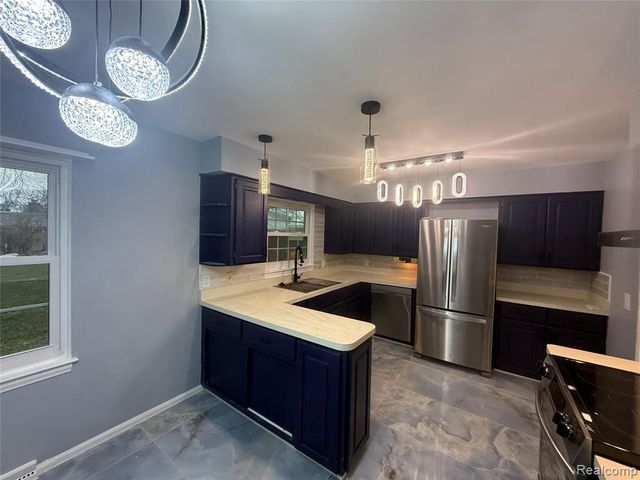 50 Shadyside Court, Saginaw, MI 48638