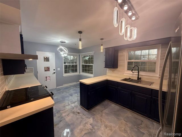 50 Shadyside Court, Saginaw, MI 48638