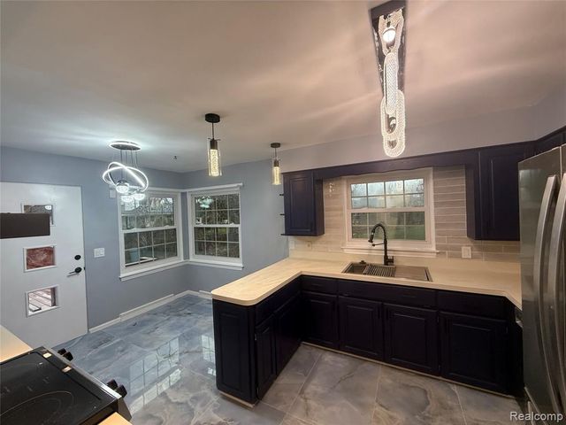 50 Shadyside Court, Saginaw, MI 48638