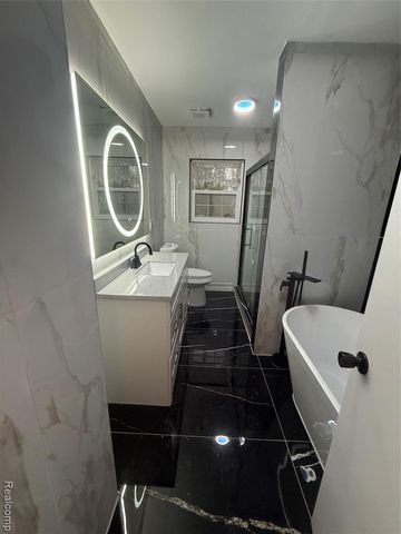 50 Shadyside Court, Saginaw, MI 48638