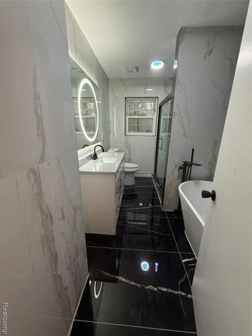 50 Shadyside Court, Saginaw, MI 48638