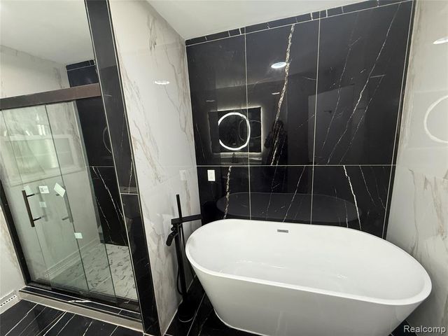 50 Shadyside Court, Saginaw, MI 48638