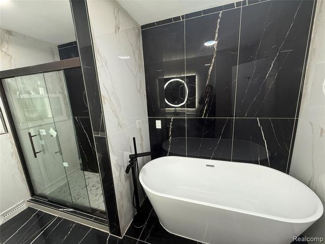 50 Shadyside Court, Saginaw, MI 48638