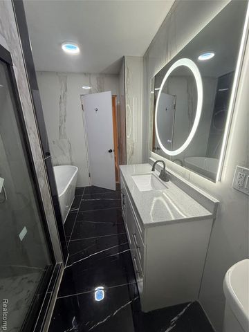 50 Shadyside Court, Saginaw, MI 48638