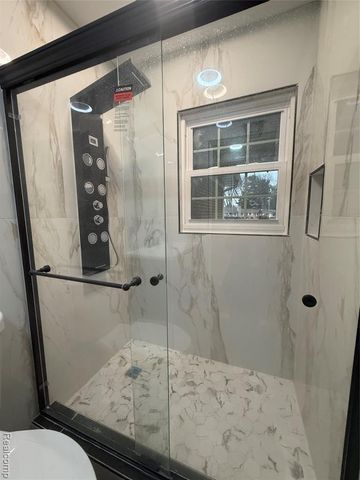 50 Shadyside Court, Saginaw, MI 48638